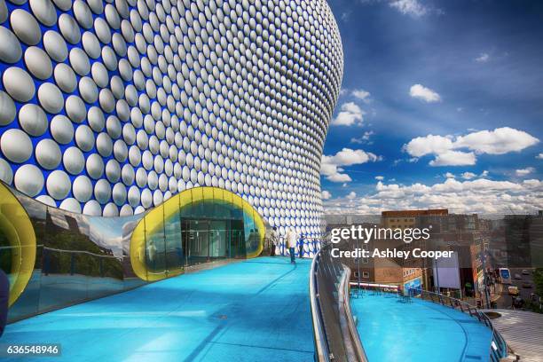 the iconic selfridges building in birmingham city centre, uk.architects: future systems (jan kaplicky & amanda levete) 2003. - birmingham england stock-fotos und bilder