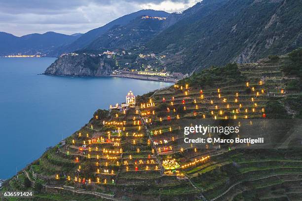 holiday season - cinque terre foto e immagini stock