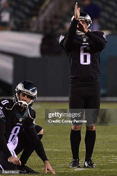 Caleb Sturgis eyes the upright as Donnie Jones, both of the Philadelphia Eagles, looks on, before the game against the Philadelphia Eagles at Lincoln...