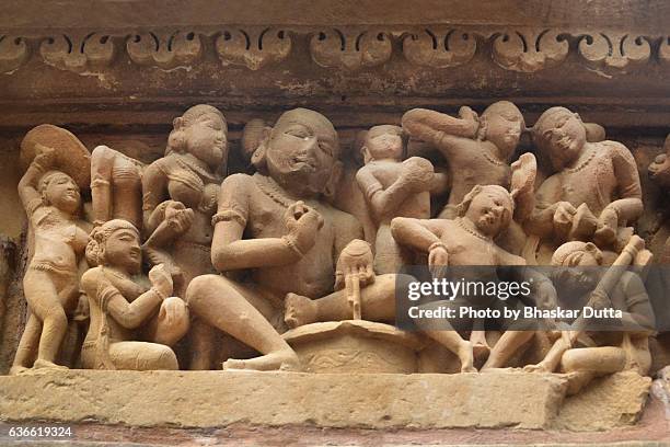 sculptures at khajuraho - khajuraho statues stock pictures, royalty-free photos & images