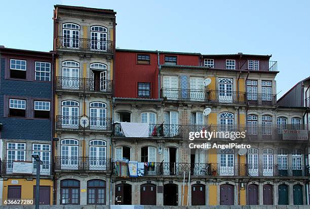 fachadas en oporto - fachada photos et images de collection