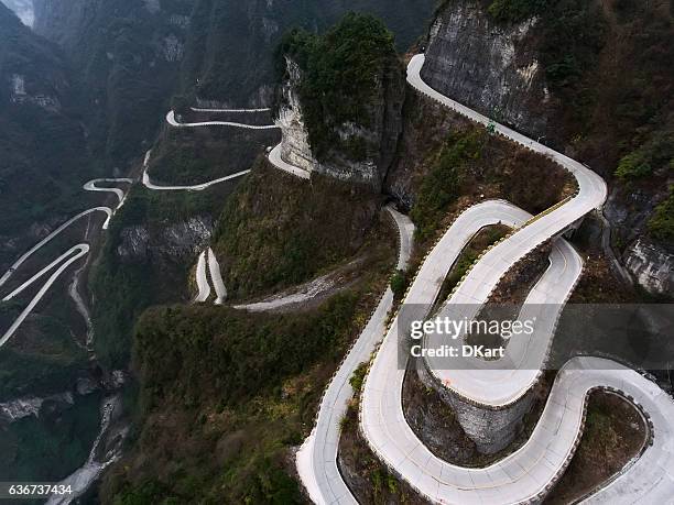 tianmen a las montañas - spiral staircase fotografías e imágenes de stock