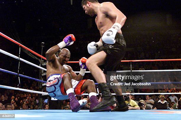 Holyfield Ripped 39 Holyfield V Ruiz X Holyfield Photos & High Res Pictures - Getty Images
