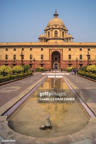 presidential palace | delhi | india - palácio presidencial rashtrapati bhawan imagens e fotografias de stock