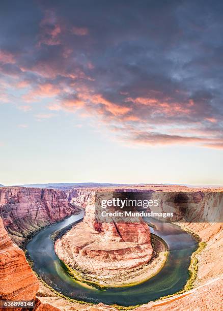 horseshoe bend in page arizona - lake powell stock-fotos und bilder