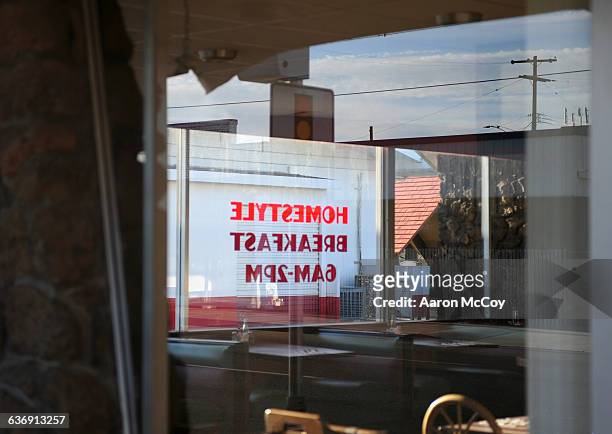 diner sign - american diner stock pictures, royalty-free photos & images