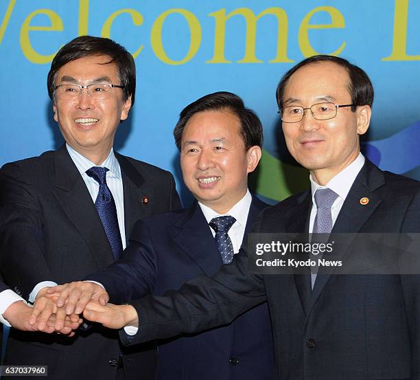 South Korea - Japanese Environment Minister Nobuteru Ishihara, Chinese Vice Environmental Protection Minister Li Ganjie and South Korean Environment...