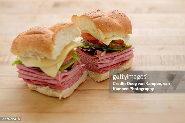 deli sub sandwich - submarine sandwich imagens e fotografias de stock