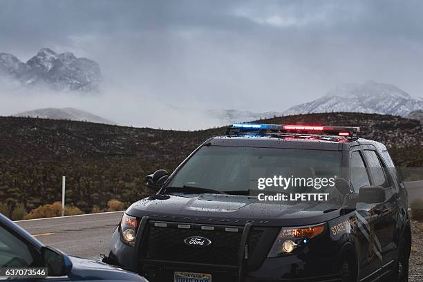 mount charleston winter storm police road block - highway patrol stockfoto's en -beelden