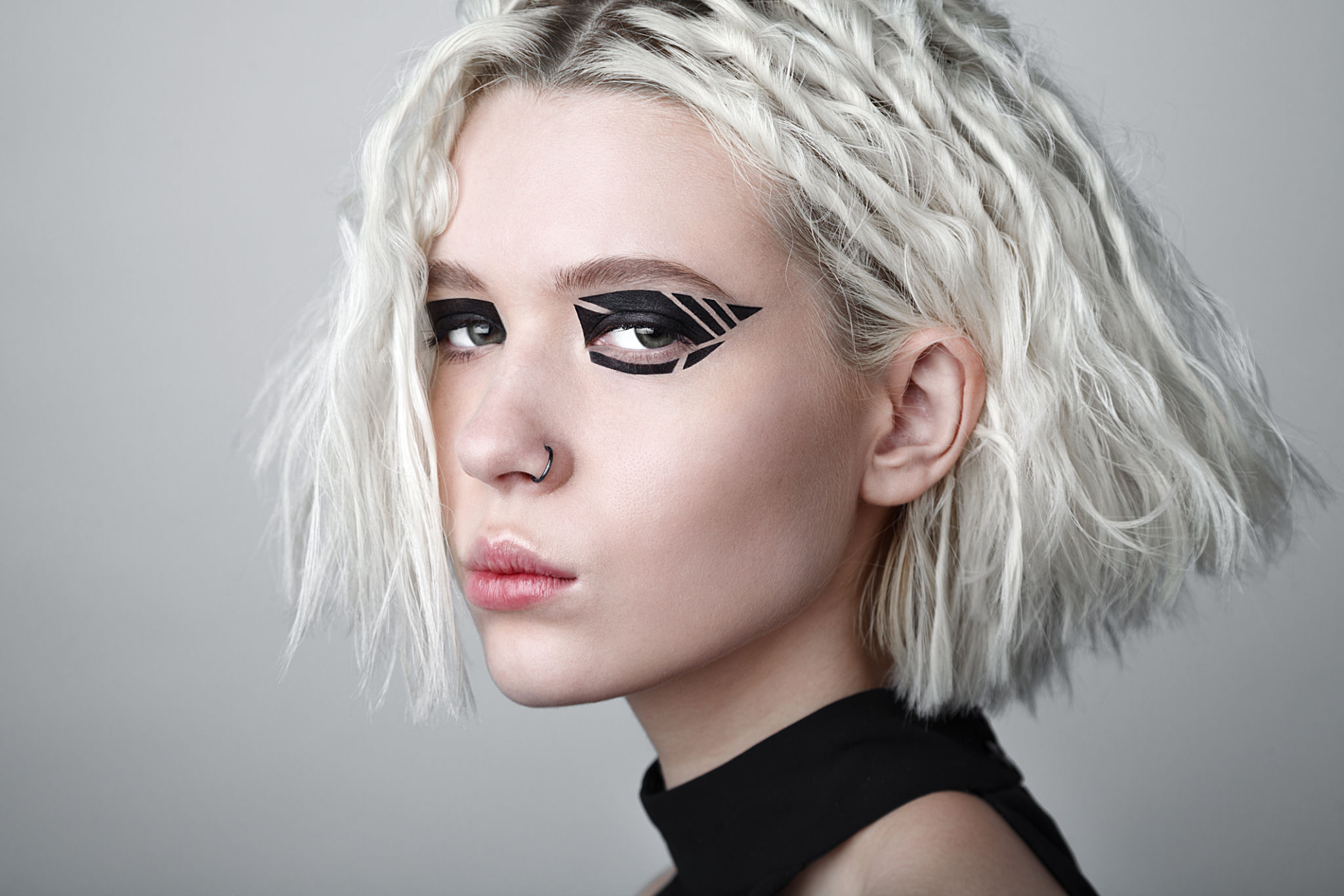 graphic eyeliner