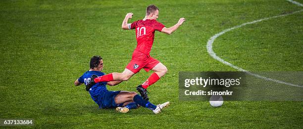Football Rising And Falling 15,709 Football Player Falling Stock Photos, High-Res Pictures, and ...