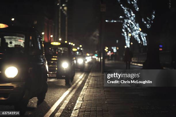 london taxies - taxi de londres - fotografias e filmes do acervo