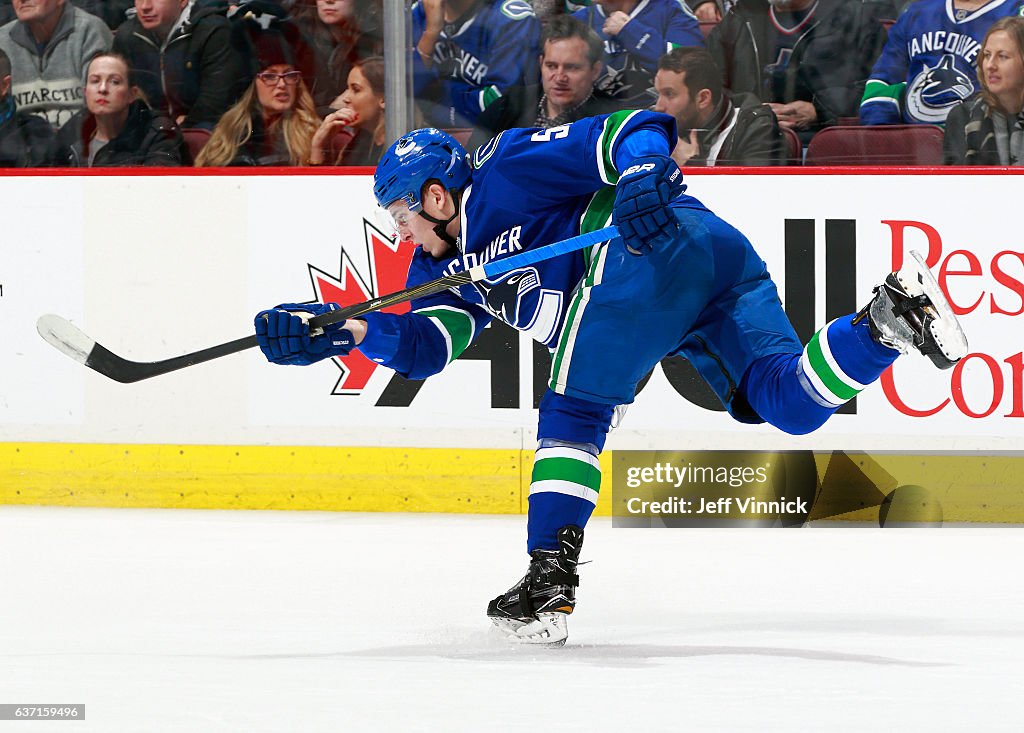 Tampa Bay Lightning v Vancouver Canucks