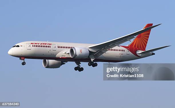 air india boeing 787 - boeing 787 stock pictures, royalty-free photos & images