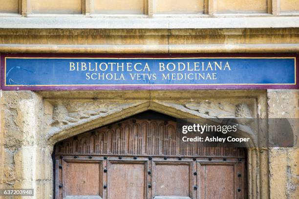 the world famous bodleian library in oxford, uk. - oxford university bodleian library stock pictures, royalty-free photos & images
