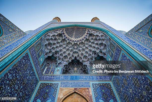 entrance of the masjid-i imam or shah mosque - isfahan imam stock pictures, royalty-free photos & images