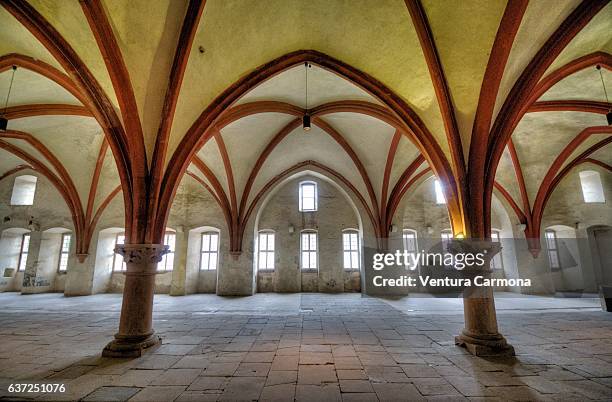 dormitory of the kloster eberbach (eberbach abbey) - eltville am rhein - il nome della rosa stockfoto's en -beelden