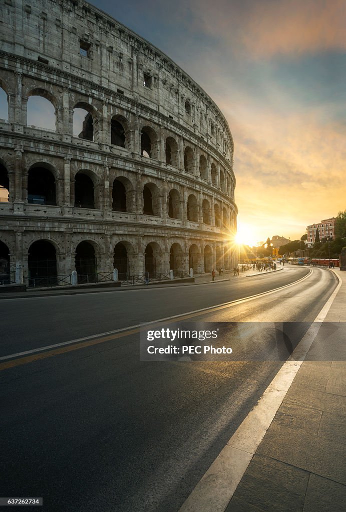 Sunrise Rome Colosseum High-Res Stock Photo - Getty Images