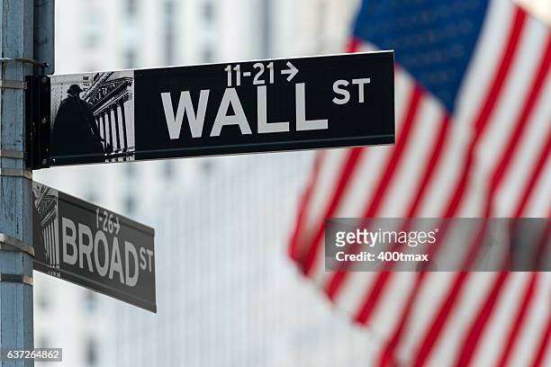 wall street - broad street manhattan stock pictures, royalty-free photos & images