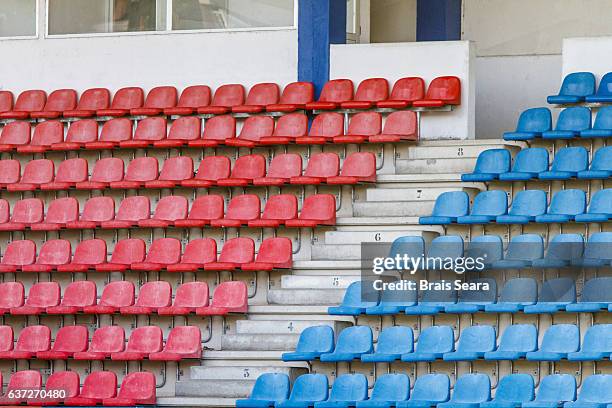 row of seats - stadium seats stock pictures, royalty-free photos & images