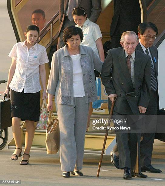 Japan - Former abductee by North Korea Hitomi Soga , her husband Charles Jenkins and their first and second daughters Mika and Brinda arrive at...