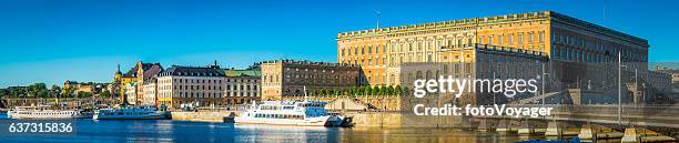 stockholm kungahuset royal palace gamla stan overlooking harbour panorama sweden - royal palace bildbanksfoton och bilder