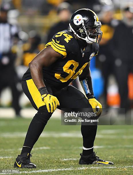 Lawrence Timmons of the Pittsburgh Steelers in action during the game against the Baltimore Ravens at Heinz Field on December 25, 2016 in Pittsburgh,...