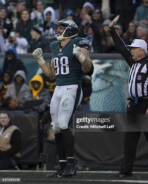 Connor Barwin of the Philadelphia Eagles reacts against the Dallas Cowboys at Lincoln Financial Field on January 1, 2017 in Philadelphia,...