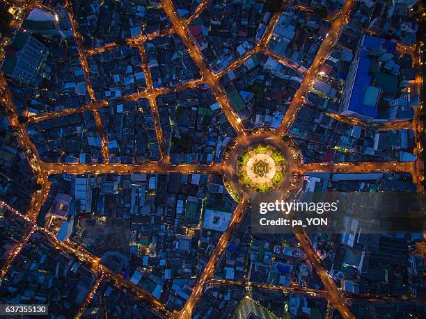 wong wian - infinite loop (street) fotografías e imágenes de stock