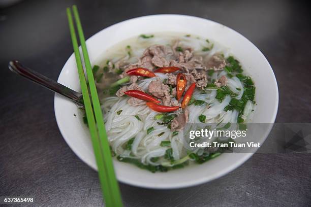 pho beef noodle soup - vietnamese traditional food - vietnam cuisine - pho stock pictures, royalty-free photos & images