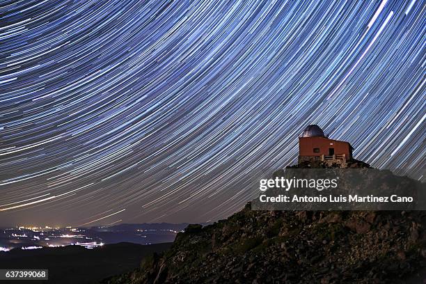 observatory and star trail - observatory fotografías e imágenes de stock