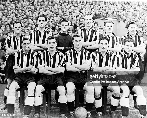 Newcastle United team group. Back row, l-r Bobby Cowell, Joe Harvey, Ronnie Simpson, Frank Brennan, Alf McMichael, Ted Robledo. Front Row, l-r Tommy...