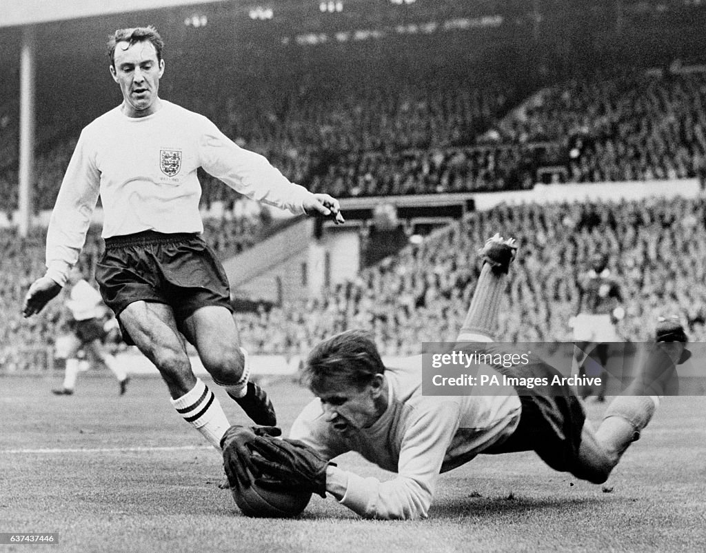 Soccer - FA 100th Anniversary Match - England v Rest of the World