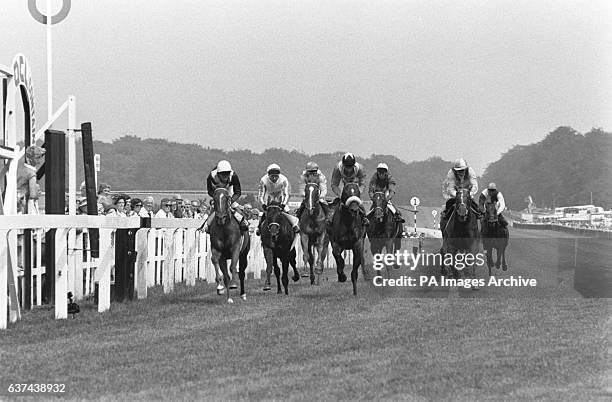 Godstone Races Lester Richmond Photos and Premium High Res Pictures - Getty Images