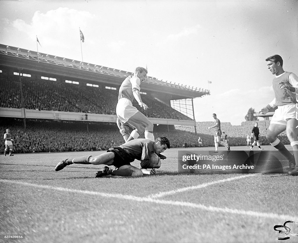 Soccer - Football League Division One - Arsenal v Chelsea