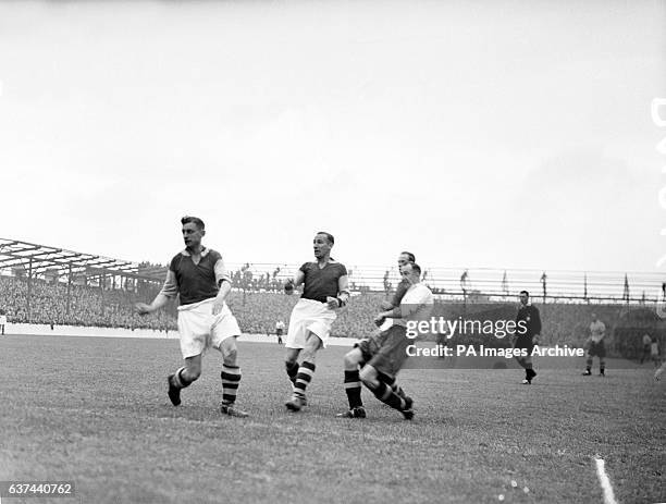 25 Charlie Fenton Stock Photos, High-Res Pictures, and Images - Getty ...