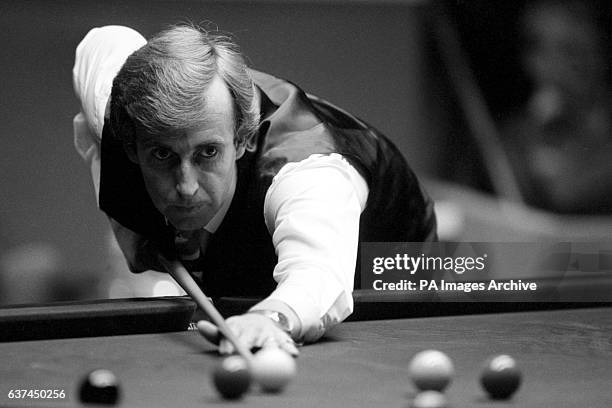Terry Griffiths at the table