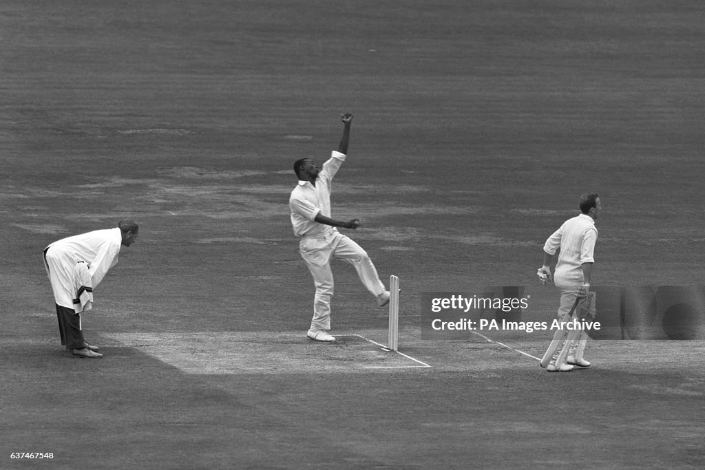 Cricket - Second Test Match - Fourth Day - England v West Indies - Lords