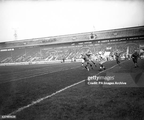 American Football - U.S.A.F.E Football Championships - Chicks v..., News Photo
