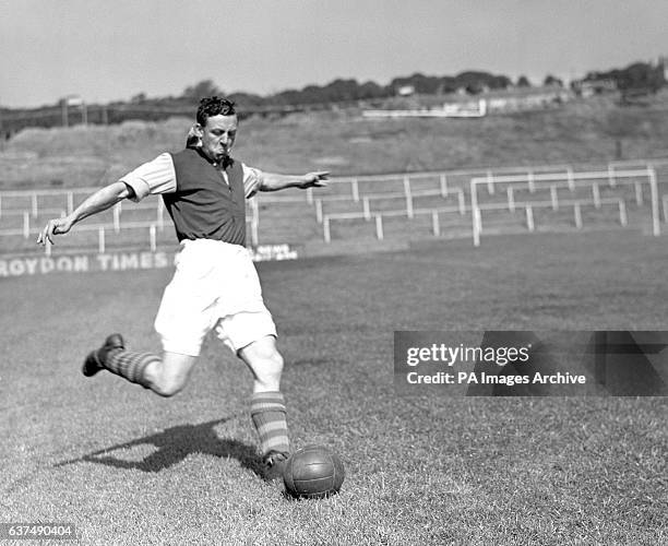 Ernie Rangle 13 Ernie Randall Photos & High Res Pictures - Getty Images