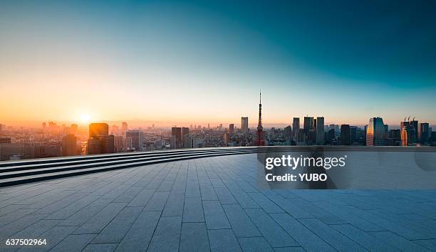 tokyo sunset - horizonte sobre tierra fotografías e imágenes de stock