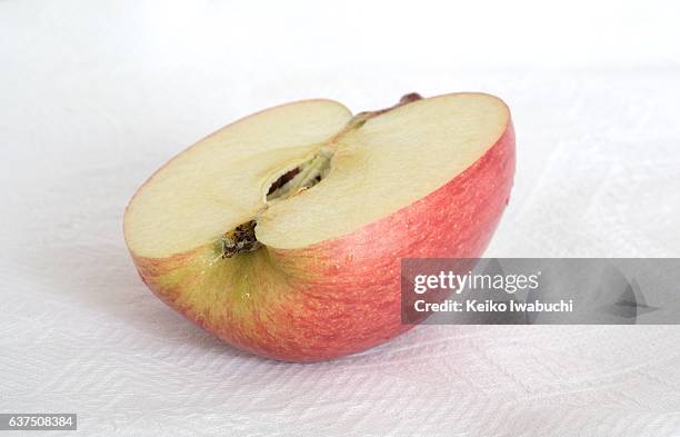 2 967点のりんご 断面のストックフォト Getty Images 2 967点のりんご 断面のストックフォト Getty Images