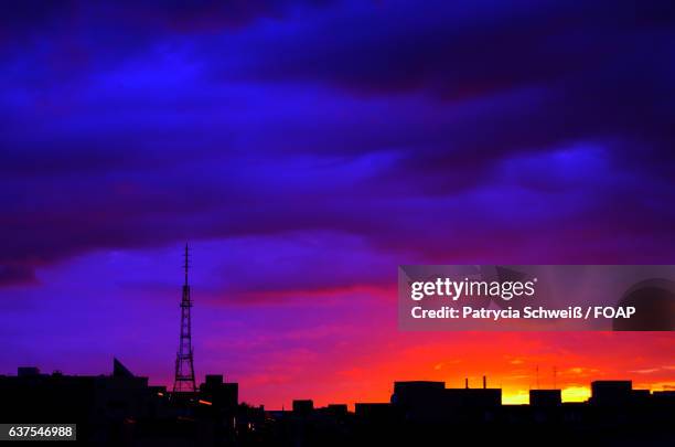 silhouette view of berlin city - patrycia schweiß stock pictures, royalty-free photos & images