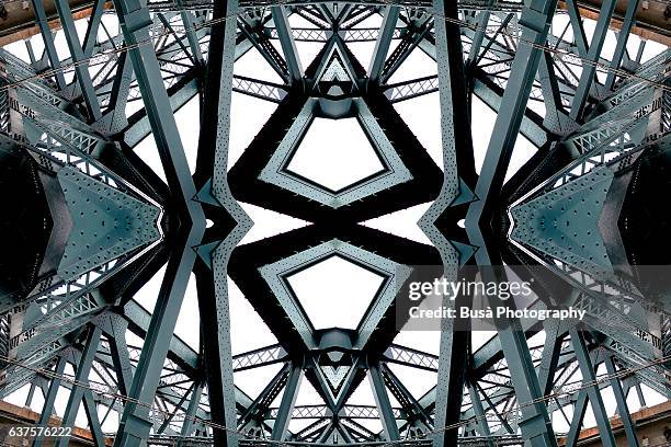 abstract image: kaleidoscopic image of steel structural beams - 桁橋点のイラスト素材／クリップアート素材／マンガ素材／アイコン素材