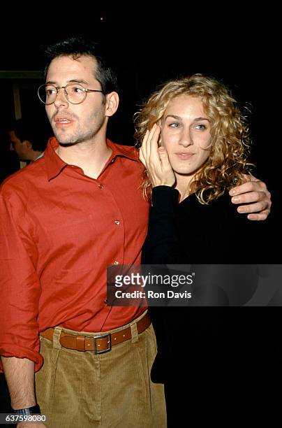 Actor Matthew Broderick and girlfriend actress Sarah Jessica Parker pose for a portrait circa 1993 in Los Angeles, California.