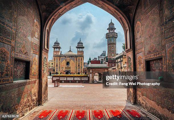 wazir khan mosque, lahore, punjab, pakistan - pakistan stock pictures, royalty-free photos & images