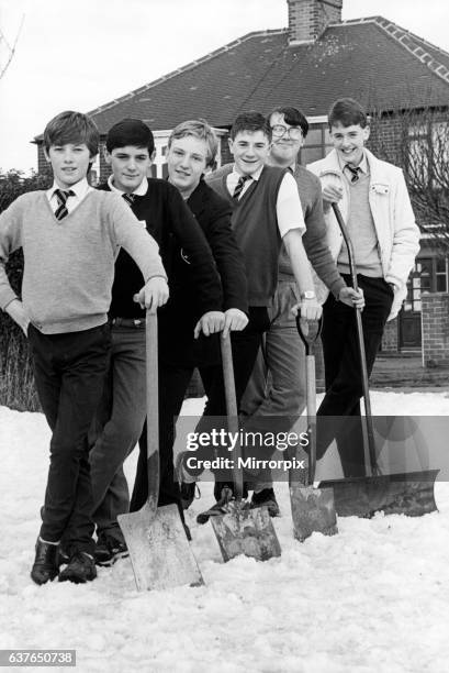 Band of caring schoolboys from Sacred Heart RC Secondary School in Redcar are helping old folk beat the big freeze. The youngsters bent their backs...