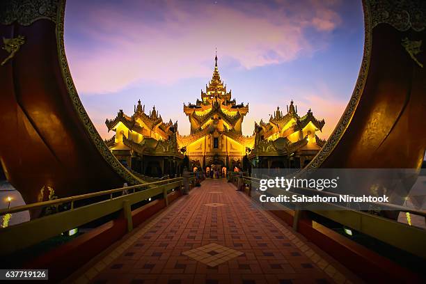 karaweik palace (yangon, myanmar) - yangon night bildbanksfoton och bilder