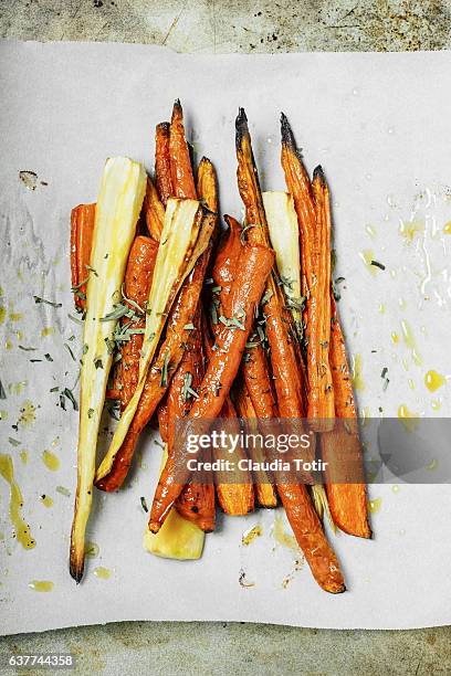 roasted carrots - mode de cuisson des aliments photos et images de collection
