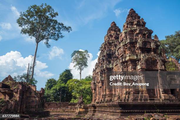 banteay srei the gem of khmer empire one of the most attraction place in siem reap. - banteay srei - fotografias e filmes do acervo